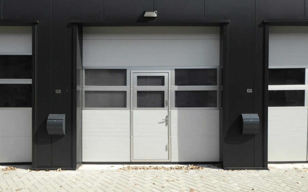 Porte industrielle à Lyon : choisir le bon modèle 2025